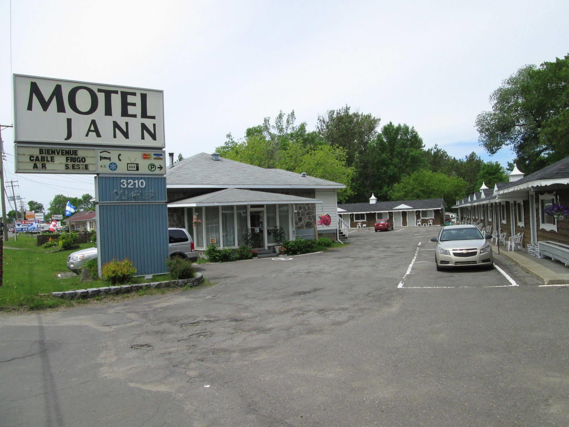 Motel Jann ควิเบกซิตี้ ภายนอก รูปภาพ